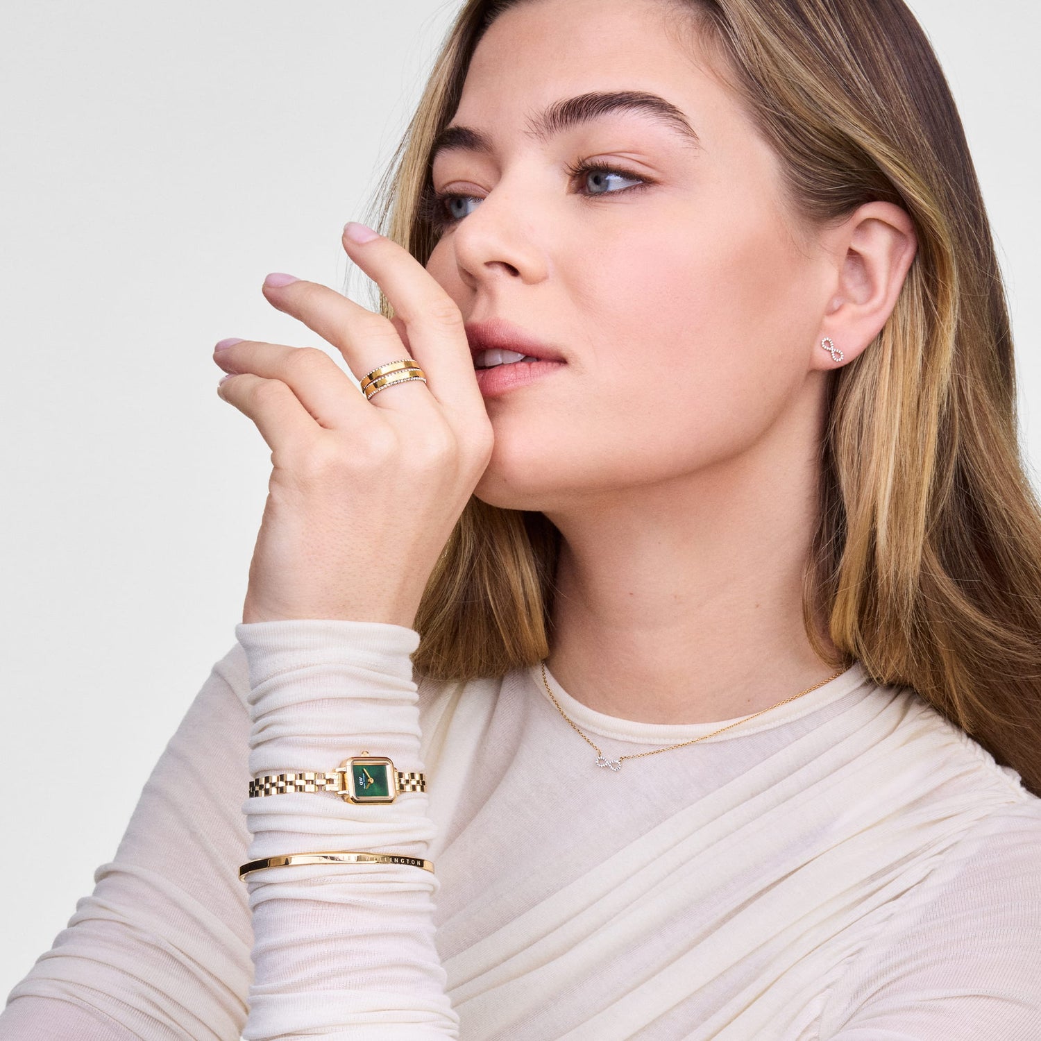 Mirelle Infinity Earrings Gold