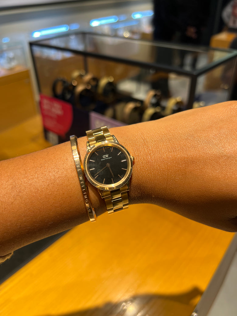Photo from a customer review: 5 out of 5 stars, Tsweletso