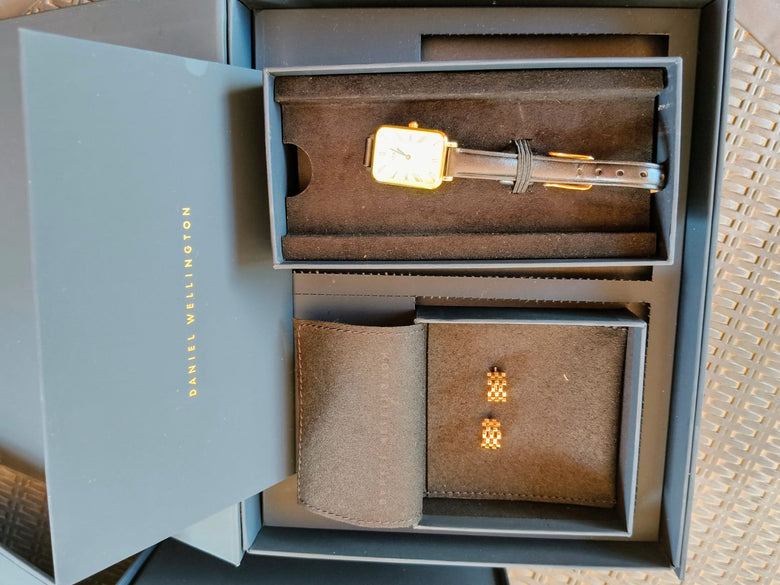 Photo from a customer review: 5 out of 5 stars, Pretty