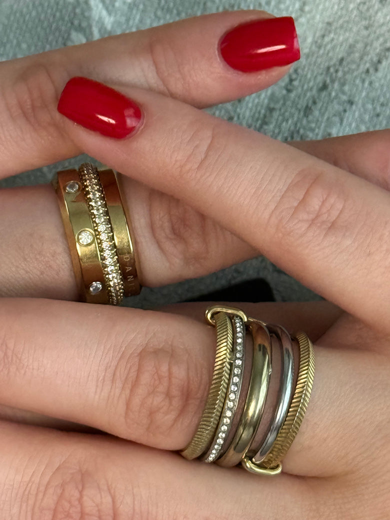 Photo from a customer review: 5 out of 5 stars, Deyana