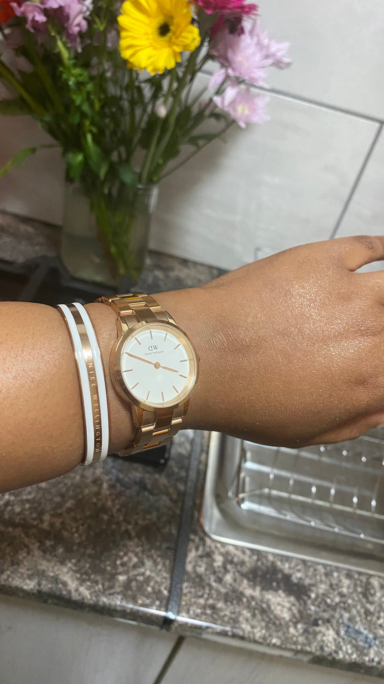 Photo from a customer review: 5 out of 5 stars, Thuli